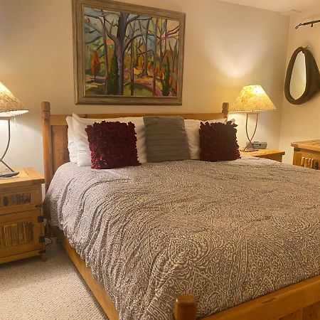 King Size Bed In Vail Village Exterior photo